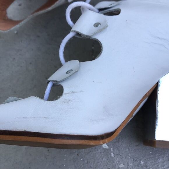 Shelly London  - Picture 3 of 9